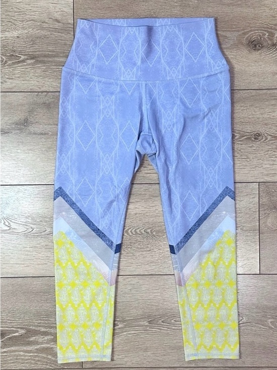 ALO Yoga Pants - ALO Yoga Lavender Leggings with Yellow and Navy Chevron Accents